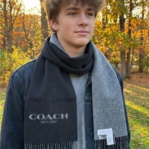 Coach Men's Two-Tone Black and Gray Scarf  OS. NWT